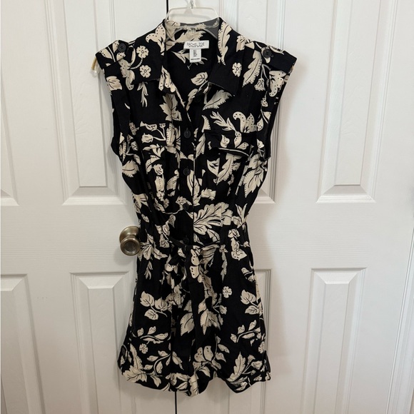 Rachel Zoe Pants - Rachel Zoe Black and Cream Floral Linen Blend Romper Size 2